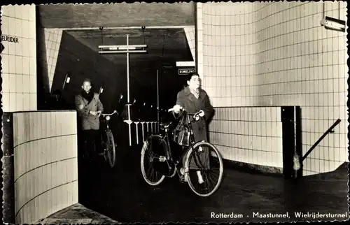 Ak Rotterdam Südholland Niederlande, Maastunnel, Wielrijderstunnel