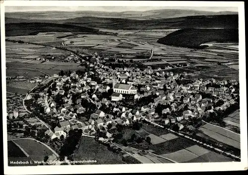 Ak Medebach im Sauerland, Panorama, Fliegeraufnahme