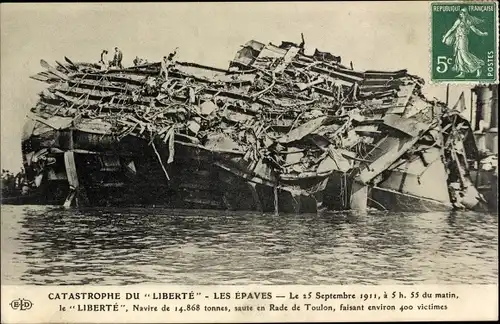 Ak Französisches Kriegsschiff, Catastrophe du Liberte, 1911, Les Epaves