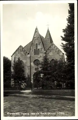 Ak Garderen Gelderland, Ingang van de Kerk (Anno 1050)