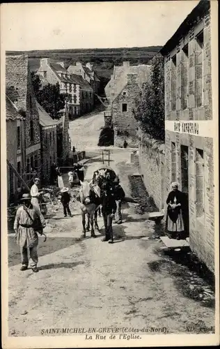 Ak Saint Michel en Greve Cotes d'Armor, La Rue de l'Église