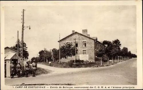 Ak Camp de Coëtquidan Morbihan, Entree de Bellevue, casernement des C.O.M.A., Avenue principale