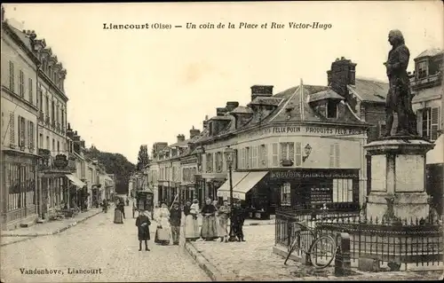 Ak Liancourt Oise, Place et Rue Victor Hugo