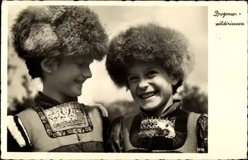 Ak Bregenz am Bodensee Vorarlberg, Bregenzer Wälderinnen, Tracht