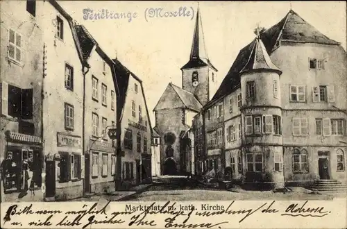 Ak Fénétrange Finstingen Moselle, Marktplatz, Katholische Kirche