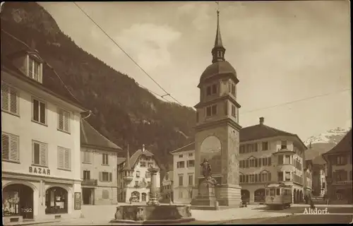 Foto Ak Altdorf Kt Uri, Stadtpartie, Platz, Bazar