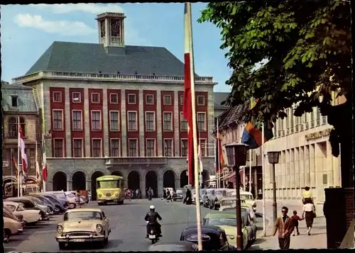 Ak Neuss am Rhein, Rathaus, Verkehr