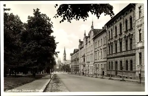 Ak Cheb Eger Reg. Karlsbad, Straßenpartie, Kirchturm, Häuser