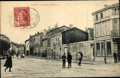 Ak Wassy Marne, Rue General Defrance, Café du Centre