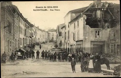 Ak Badonviller Meurthe et Moselle, Rue Thiers, zerstörte Häuser, Soldaten