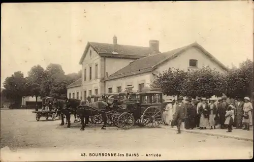 Ak Bourbonne les Bains Haute Marne, La Gare, Kutsche