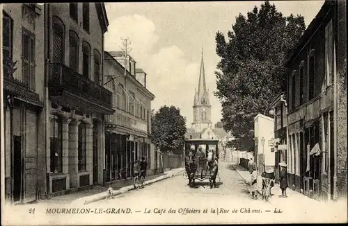 Ak Mourmelon le Grand Marne, Le Café des Officiers et la Rue de Chalons, Kutsche
