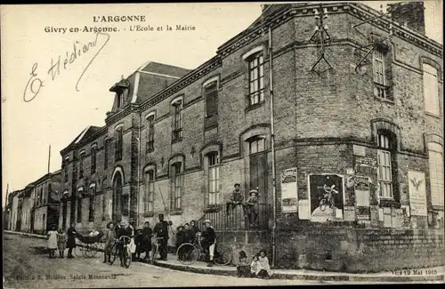 Ak Givry en Argonne Marne, L'Ecole et la Mairie
