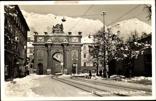 Ak Innsbruck in Tirol, Triumphpforte gegen Nordkette