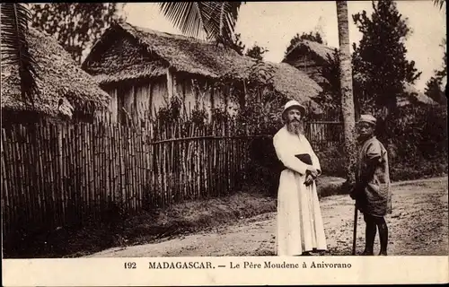 Ak Anivorano Madagaskar, Le Pere Moudene