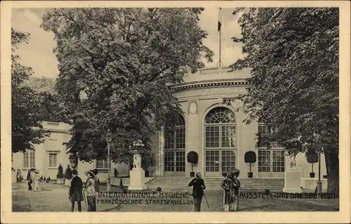Ak Dresden, Internationale Hygiene-Ausstellung 1911, Französischer Staatspavilion, Besucher