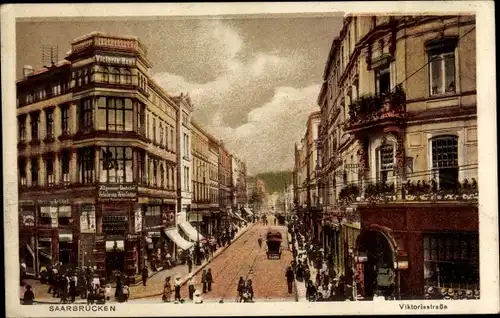 Ak Saarbrücken im Saarland, Viktoriastraße, Geschäfte, Passanten