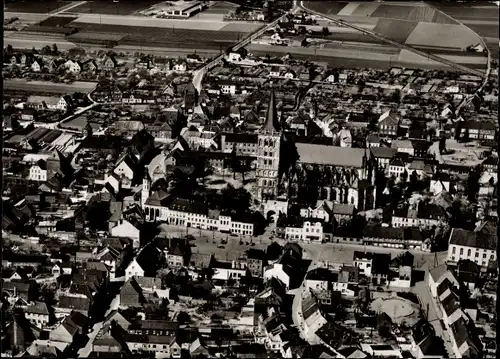Ak Xanten am Niederrhein, Blick auf den Ort, Fliegeraufnahme