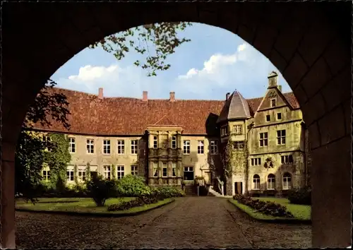 Ak Burgsteinfurt Steinfurt im Münsterland, Innenhof des fürstlichen Schlosses