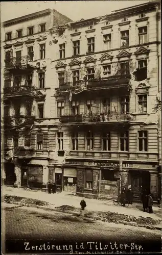 Foto Ak Berlin, Straßenkämpfe, Zerstörung in der Tilsiter Straße