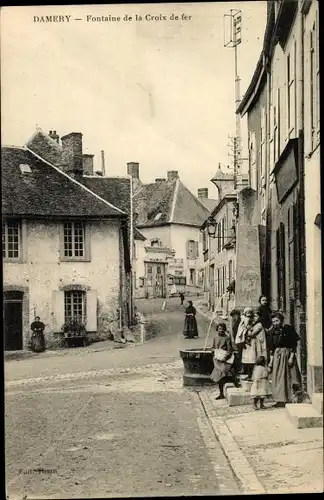 Ak Damery Marne, Fontaine de la Croix de fer