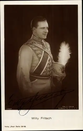 Ak Schauspieler Willy Fritsch, Portrait in Uniform, Autogramm