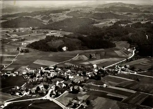 Ak Iggensbach Niederbayern, Ortsansicht, Luftbild, Panorama