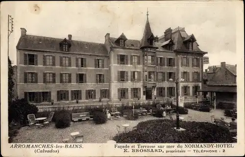 Ak Arromanches les Bains Calvados, Facade et Terrasse sur mer du Normandy-Hotel