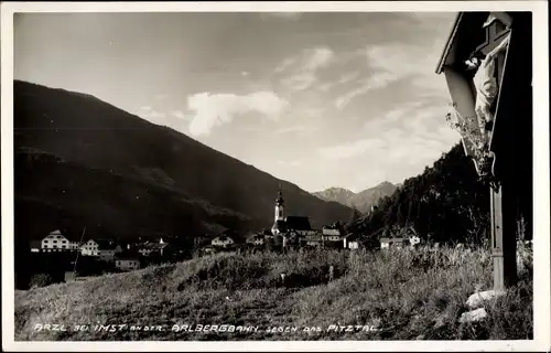 Ak Arzl im Pitztal Tirol, Arlbergbahn gegen das Pitztal