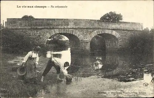 Ak La vie aux champs, Au crepuscule, Wasserschöpfer