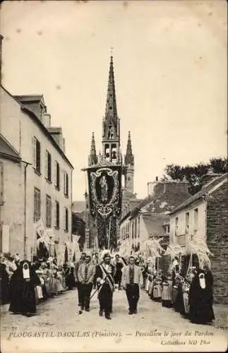 Ak Plougastel Daoulas Finistère, Procession le jour du Pardon