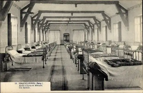 Ak Erquelinnes Wallonien Hennegau, Ecole d'Arts et Metiers, Un dortoir, Schlafsaal