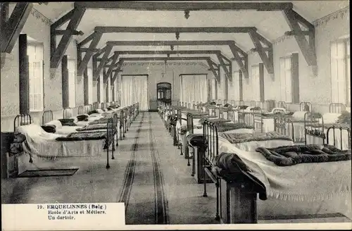 Ak Erquelinnes Wallonien Hennegau, Ecole d'Arts et Metiers, Un dortoir, Schlafsaal