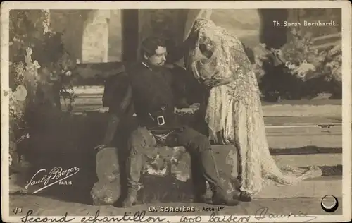 Ak Schauspielerin Sarah Bernhardt, Theaterszene, La Sorciere, 1er Acte