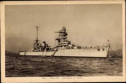 Ak Französisches Kriegsschiff, Croiseur en rade