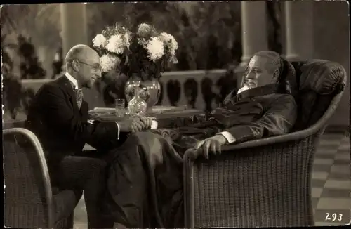 Foto Zwei Schauspieler bei einer Filmszene, Theaterszene