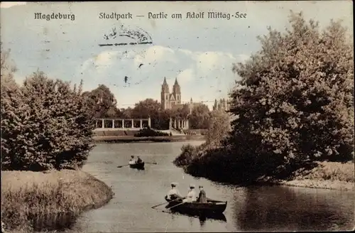 Ak Magdeburg an der Elbe, Stadtpark, Partie am Adolf Mittag-See, Ruderboote