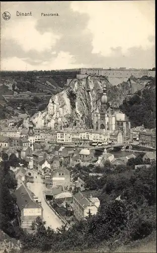 Ak Dinant Wallonien Namur, Panorama, Blick zum Ort mit Kirche