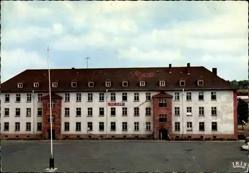 Ak Kaiserslautern in der Pfalz, La Caserne, Außenansicht