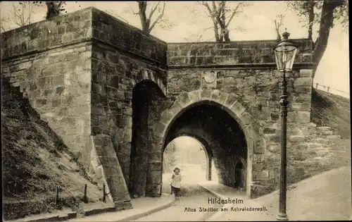 Ak Hildesheim in Niedersachsen, altes Stadttor am Kehrwiederwall