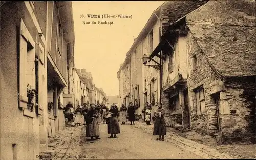 Ak Vitré Ille et Vilaine, Rue du Rachapt, Straßenpartie im Ort, Anwohner