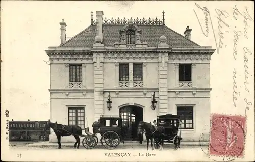 Ak Valencay Indre, La Gare, Bahnhof, Kutschen