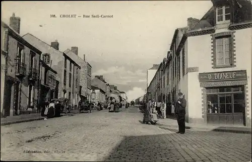 Ak Cholet Maine et Loire, Rue Sadi Carnot, D. Dixneuf