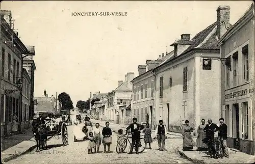 Ak Jonchery sur Vesle Marne, Straßenpartie, Anwohner