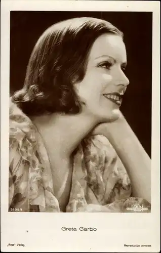 Ak Schauspielerin Greta Garbo, Portrait im seitlichen Profil, MGM, Ross