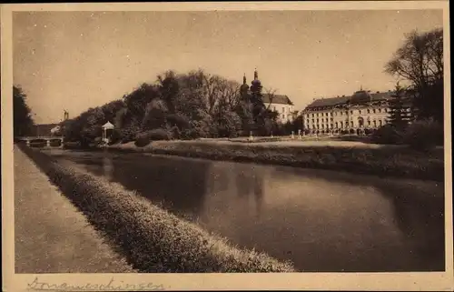 Ak Donaueschingen im Schwarzwald, Die junge Donau, Schloss