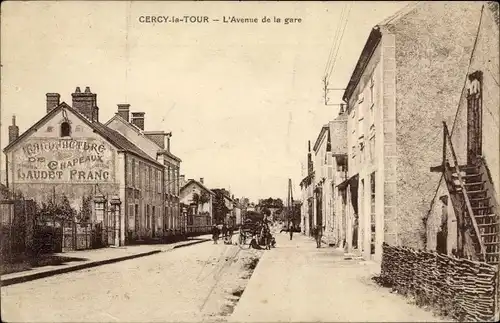 Ak Cercy la Tour Nièvre, L'Avenue de la Gare