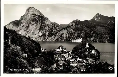 Ak Traunkirchen Niederösterreich, Panorama vom Ort