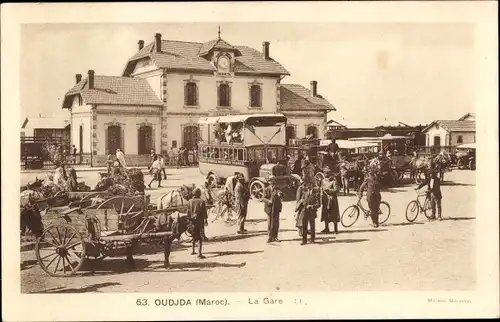 Ak Oudjda Oujda Marokko, La Gare, bus, carrefour, velos