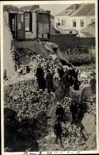 Foto Ak Oostende Ostende Westflandern, Kriegszerstörungen, Kinder, I. WK
